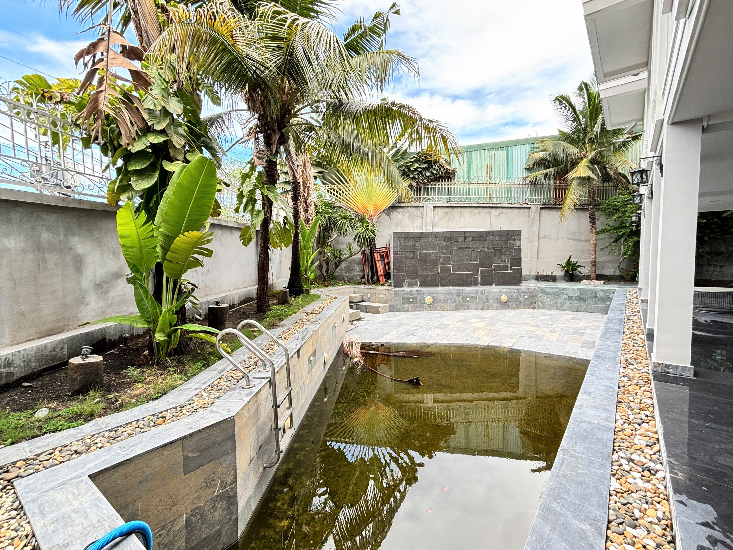 6-Bedroom Villa for Rent in Thao Dien 1000sqm 8,500 USD/month