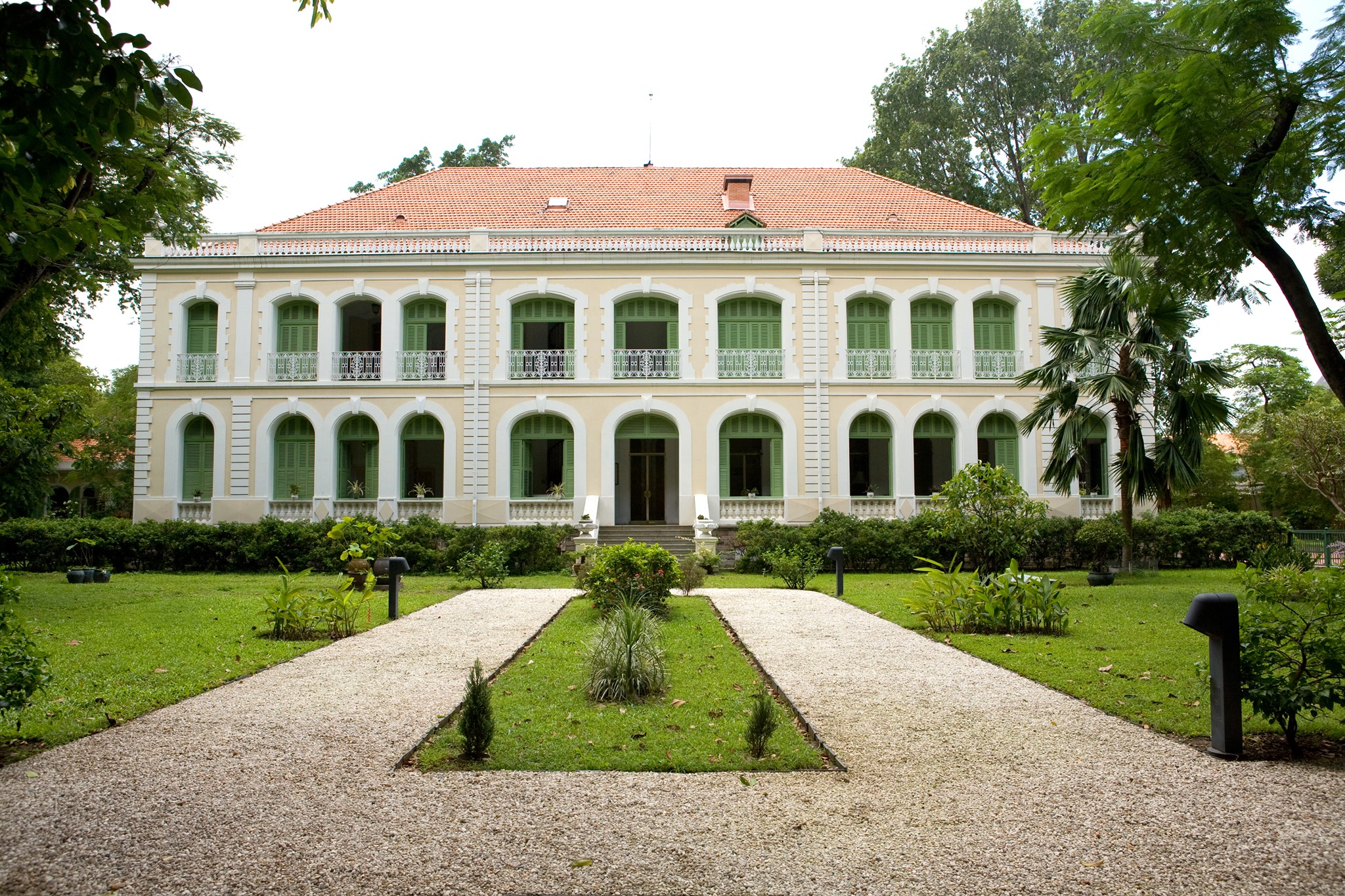 French Community in Saigon 2026: Schools, Cafés & Thảo Điền Guide