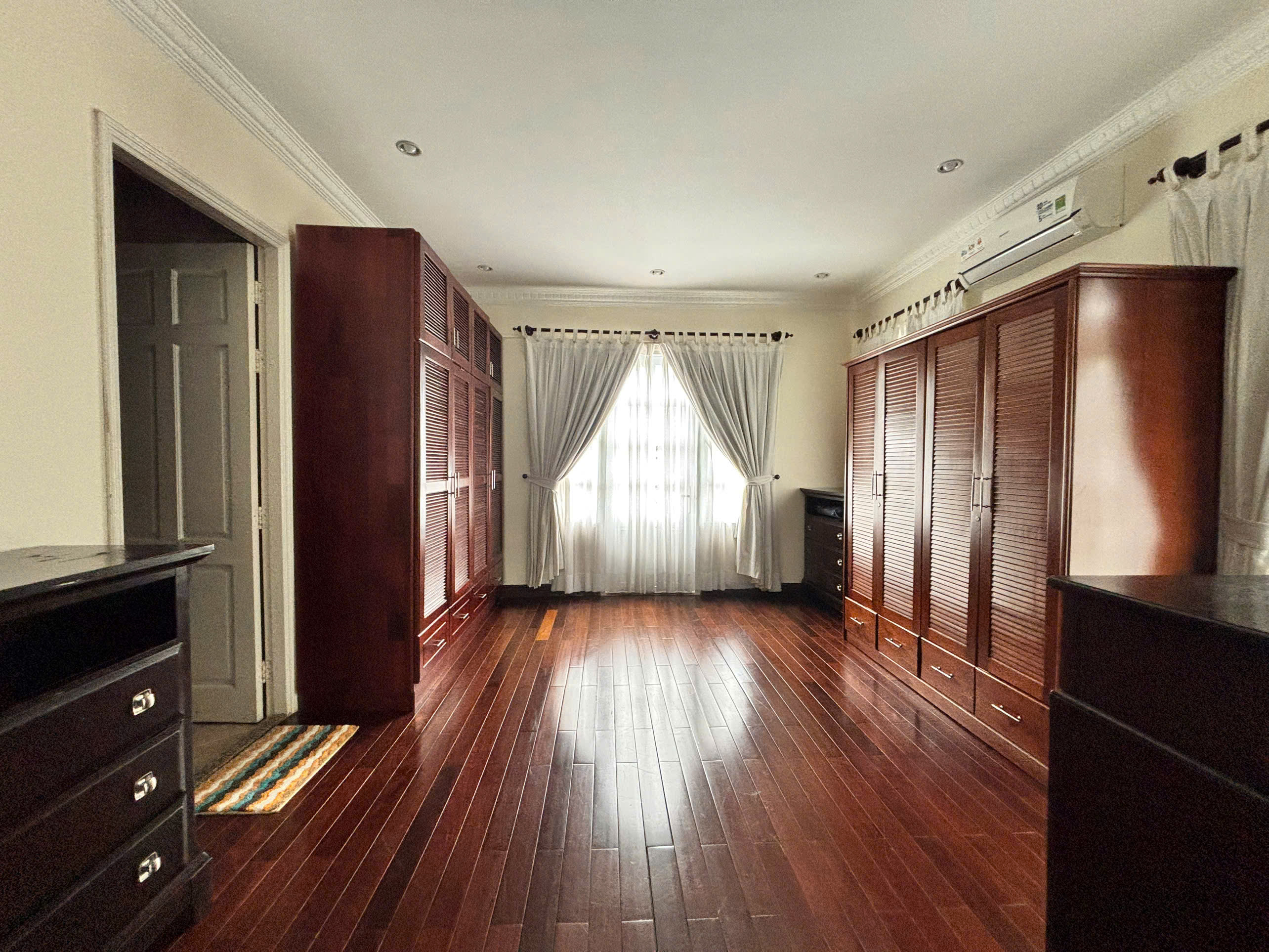 4-Bedroom Villa for Rent in Thao Dien 550sqm 5,500 USD/month