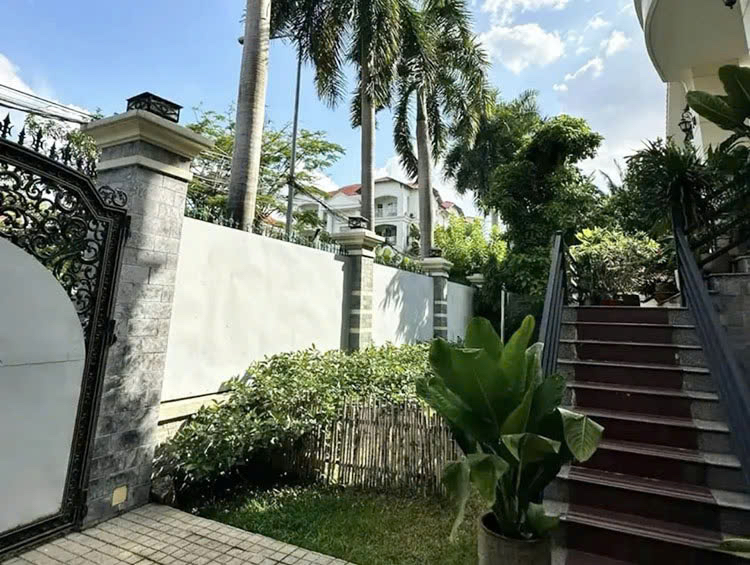 4-Bedroom Villa for Rent in Thao Dien 550sqm 6,600 USD/month