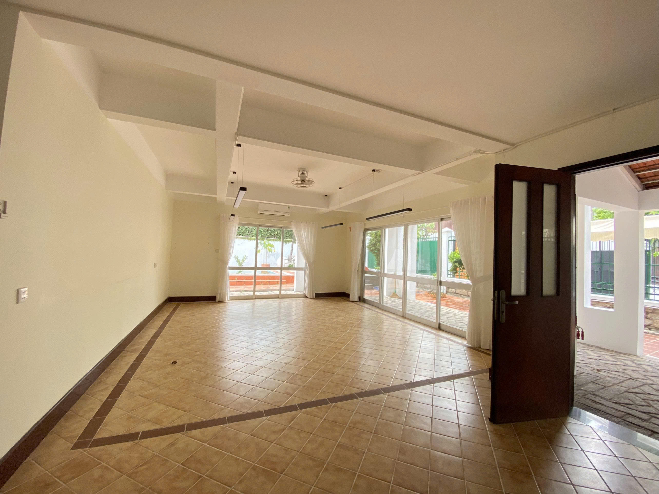 4-Bedroom Pool Villa for Rent in An Phu 700sqm 3,500 USD/month
