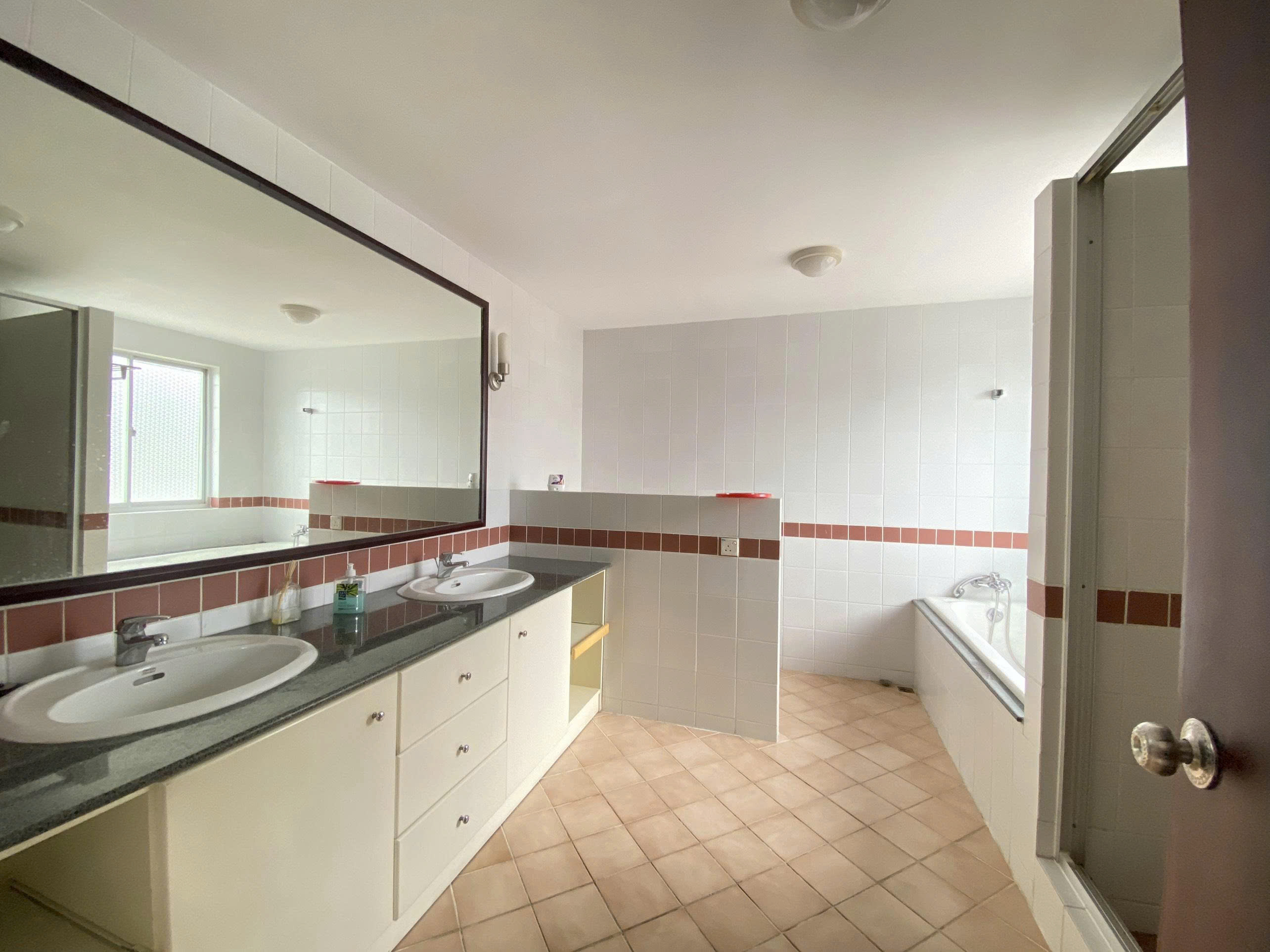 4-Bedroom Pool Villa for Rent in An Phu 700sqm 3,500 USD/month