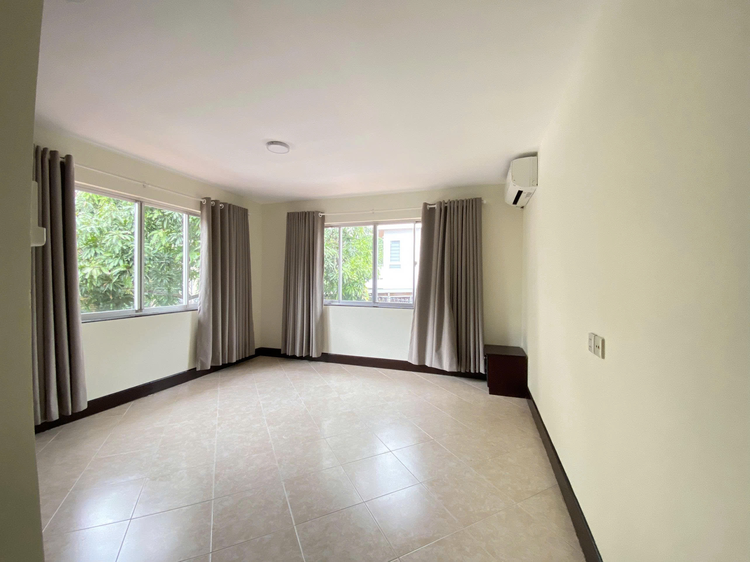 4-Bedroom Pool Villa for Rent in An Phu 700sqm 3,500 USD/month