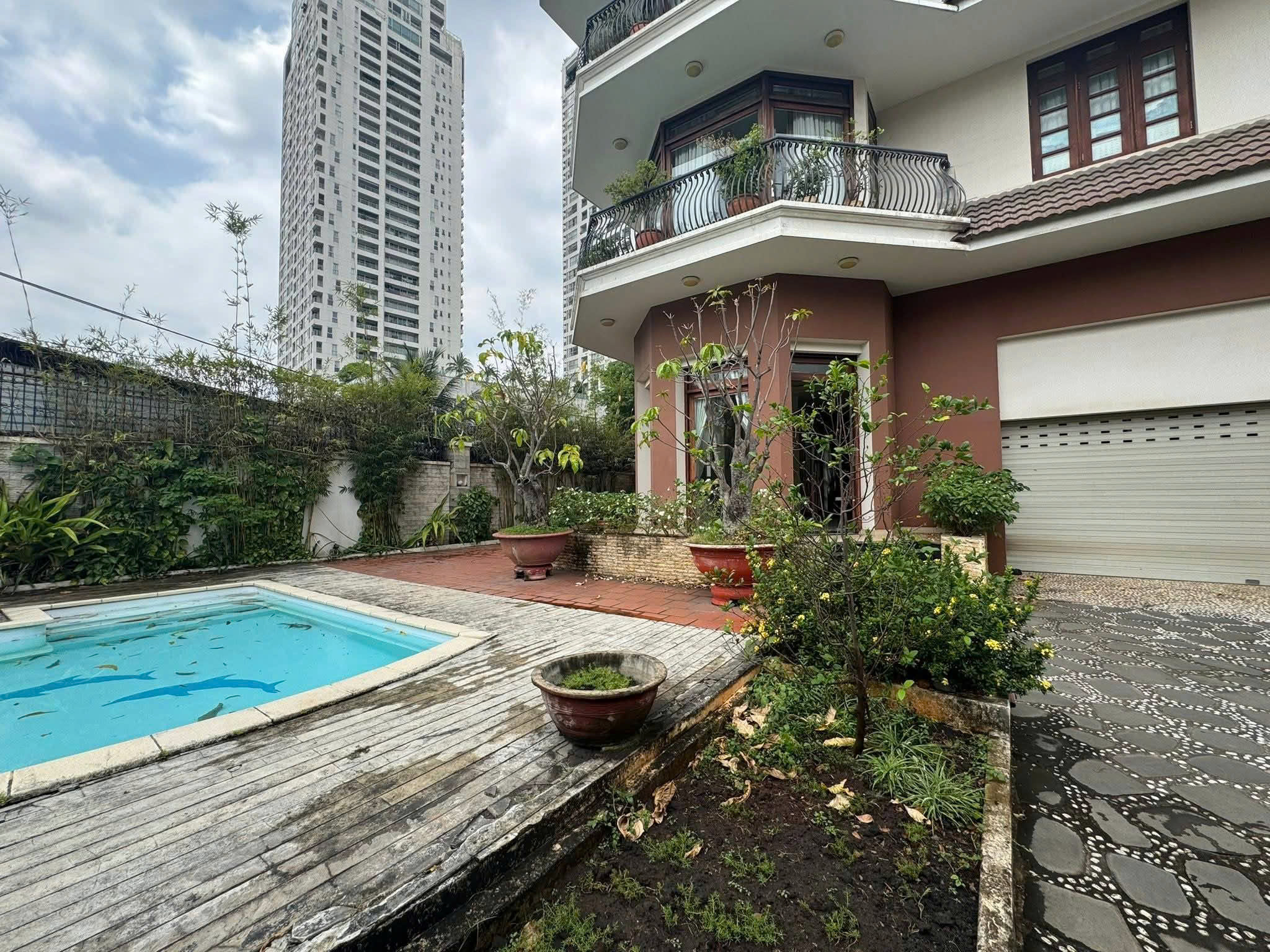 6-Bedroom Villa for Rent in Thao Dien 600sqm 6,000 /month