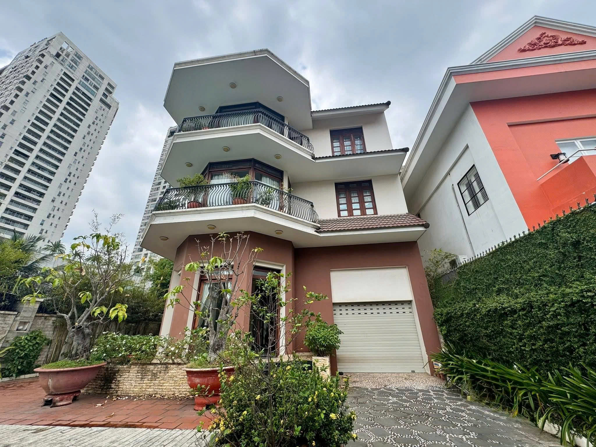 6-Bedroom Villa for Rent in Thao Dien 600sqm 6,000 USD/month
