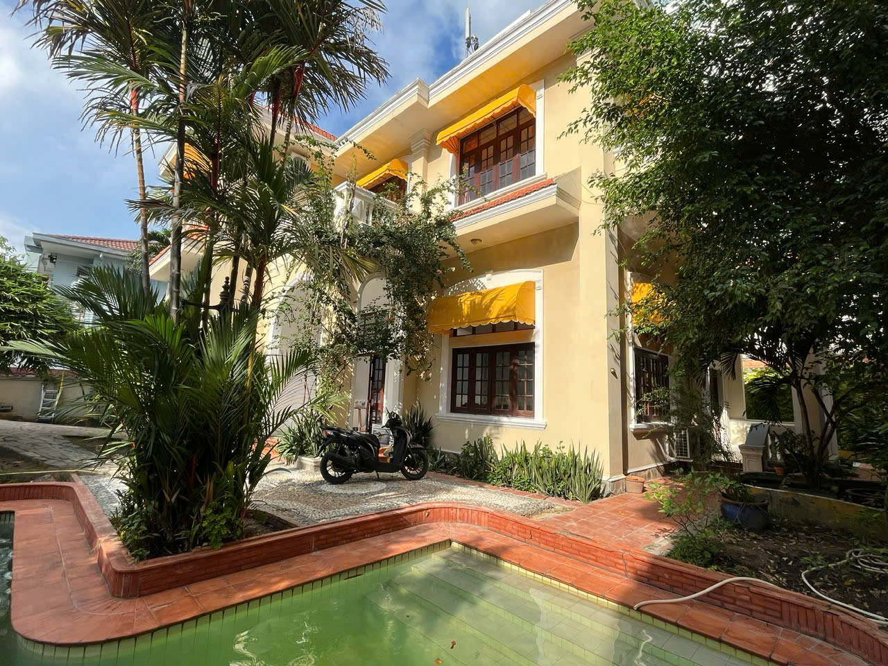 4-Bedroom Pool Villa for Rent in Thao Dien 500sqm 3,800 USD/month