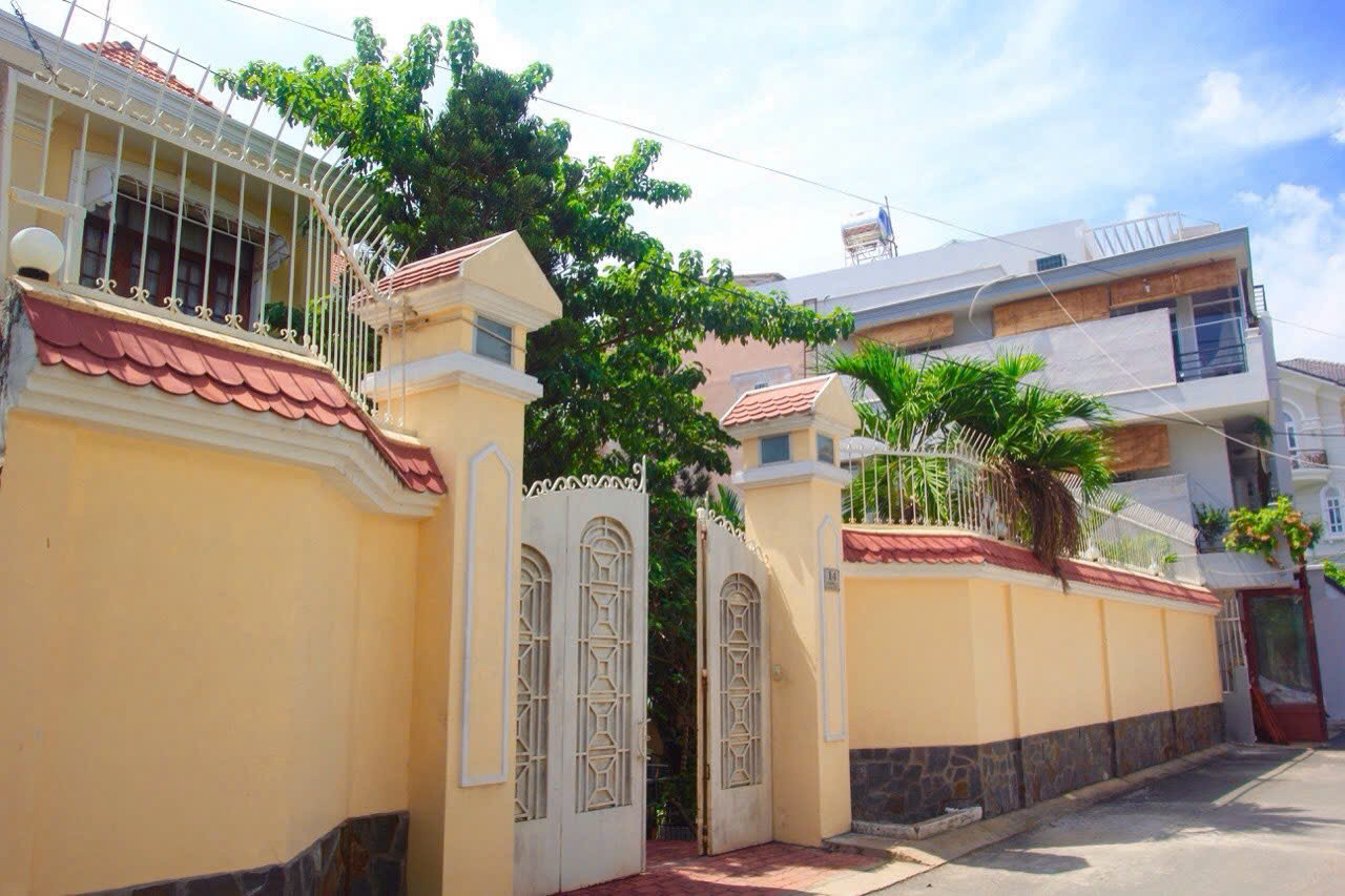 4-Bedroom Pool Villa for Rent in Thao Dien 500sqm 3,800 USD/month