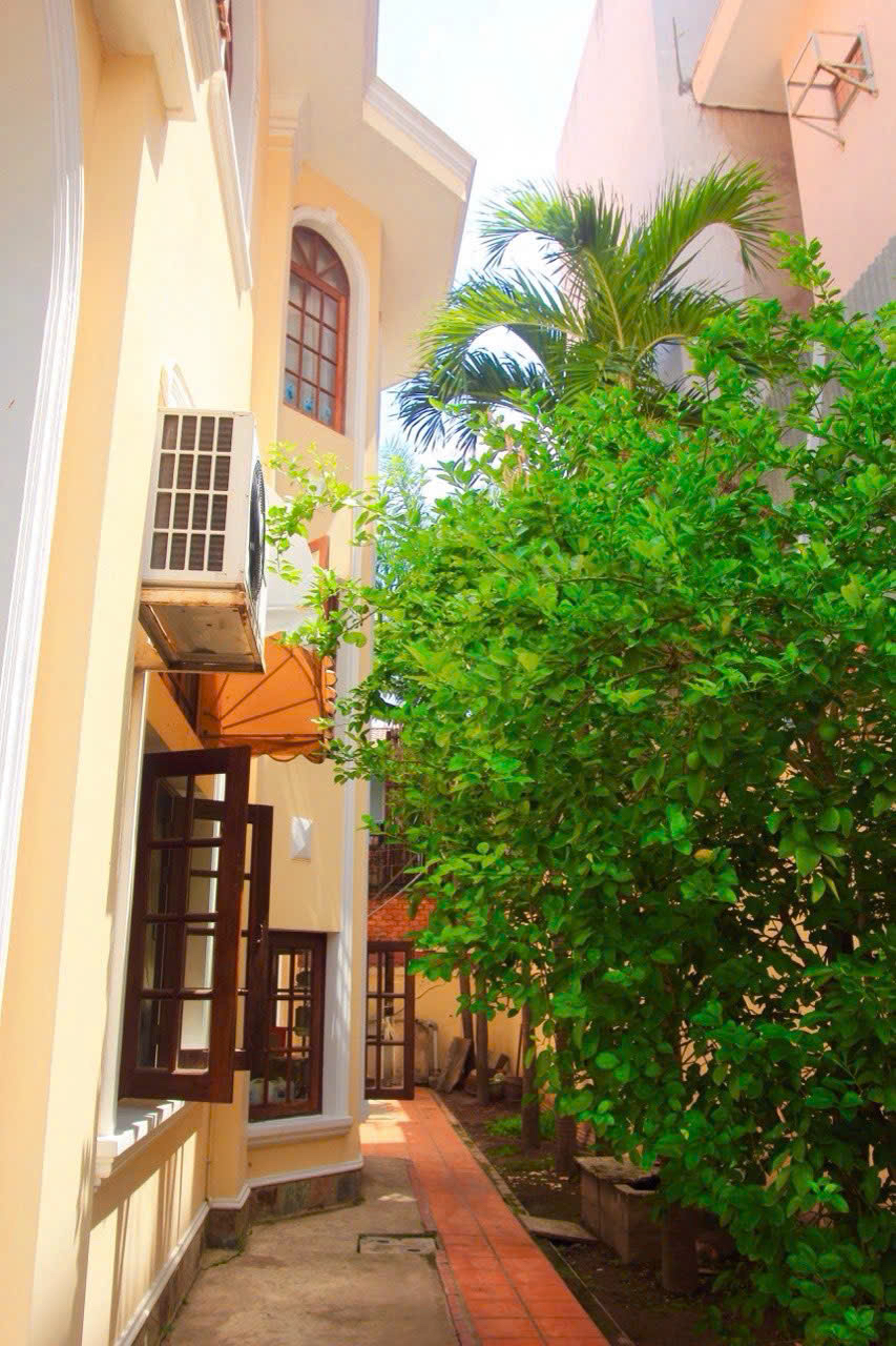 4-Bedroom Pool Villa for Rent in Thao Dien 500sqm 3,800 USD/month