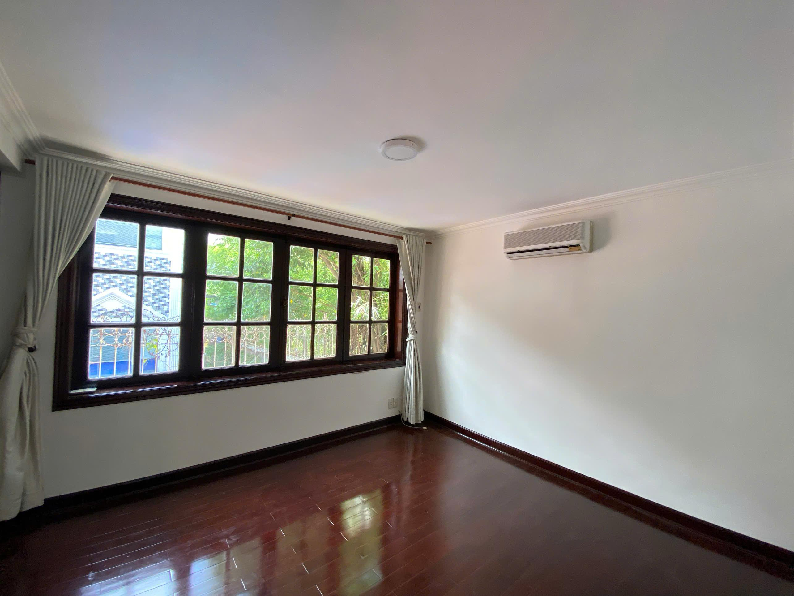 5-Bedroom French Villa for Rent in Thao Dien, District 2 600sqm 4,100 USD/month