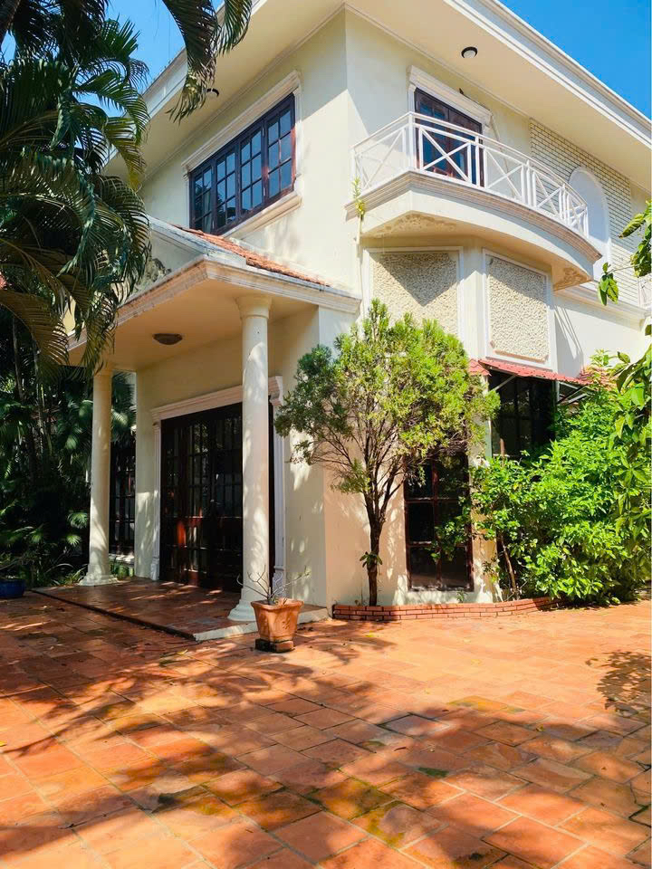 5-Bedroom French Villa for Rent in Thao Dien, District 2 600sqm 4,100 USD/month