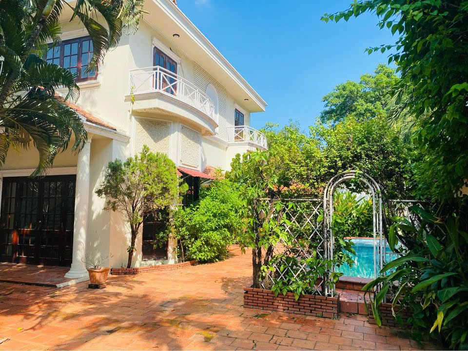 5-Bedroom French Villa for Rent in Thao Dien, District 2 600sqm 4,100 /month