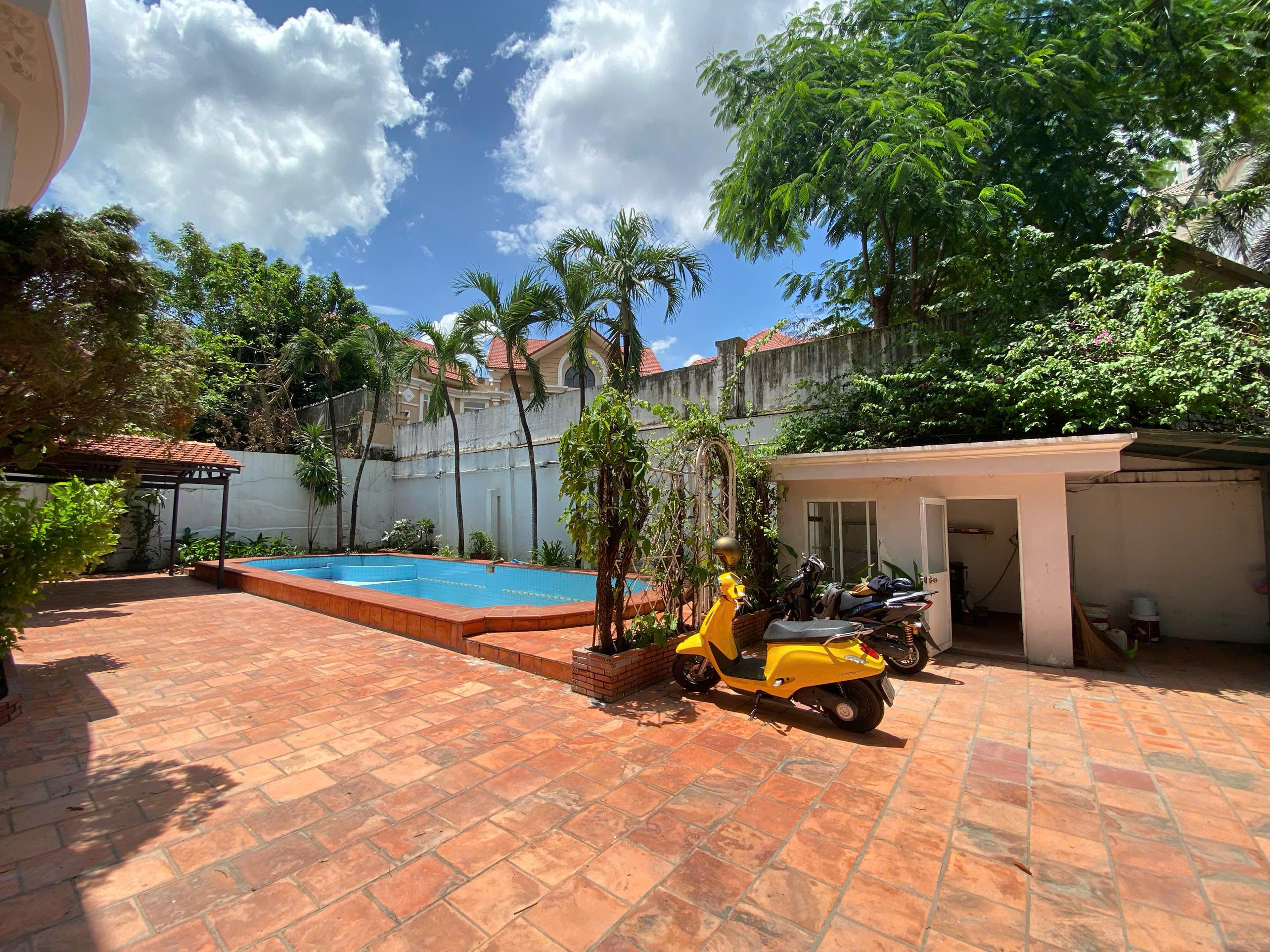 5-Bedroom French Villa for Rent in Thao Dien, District 2 600sqm 4,100 USD/month
