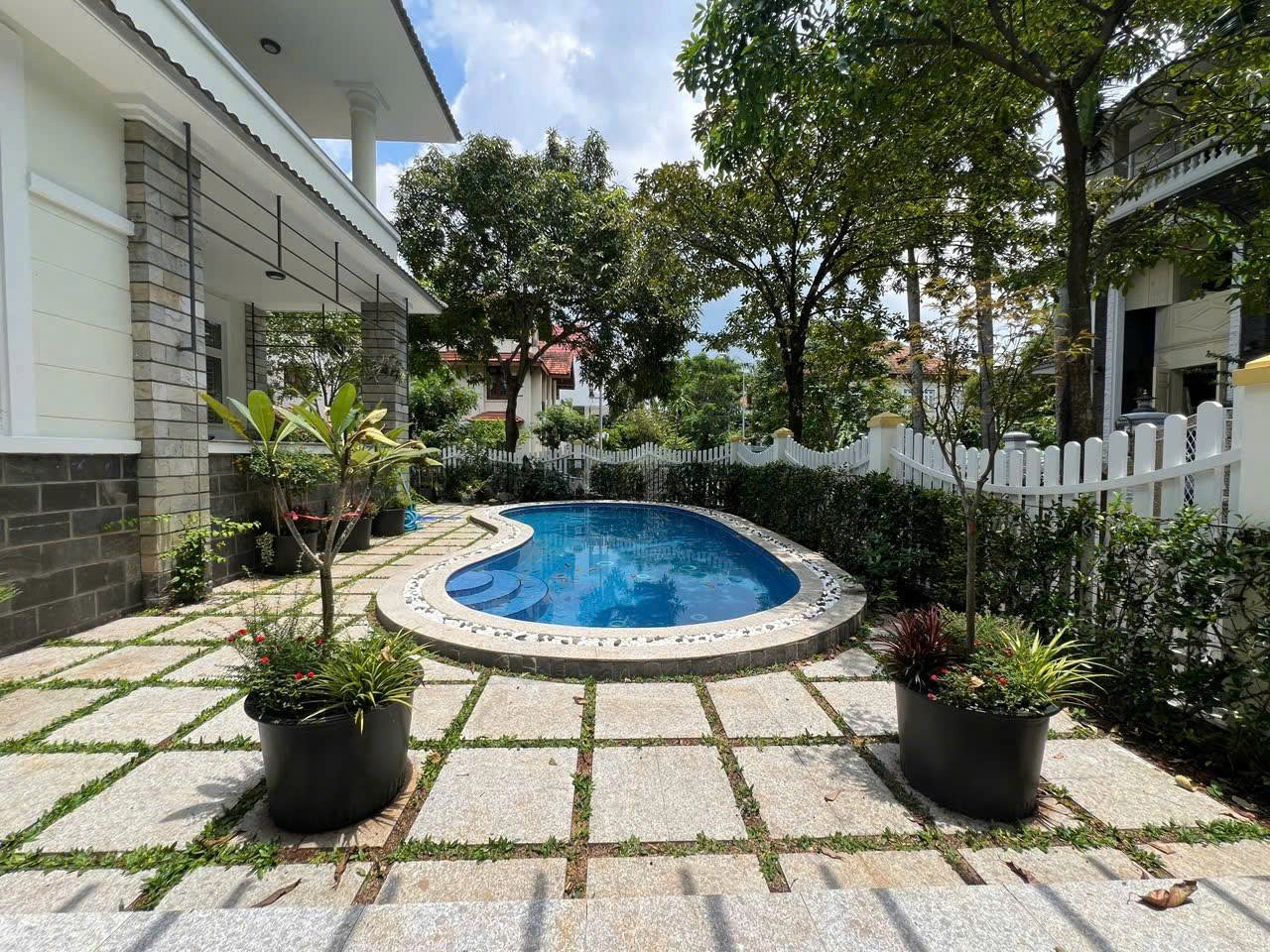 4-Bedroom Villa for Rent in Thao Dien 400sqm 4,000 /month