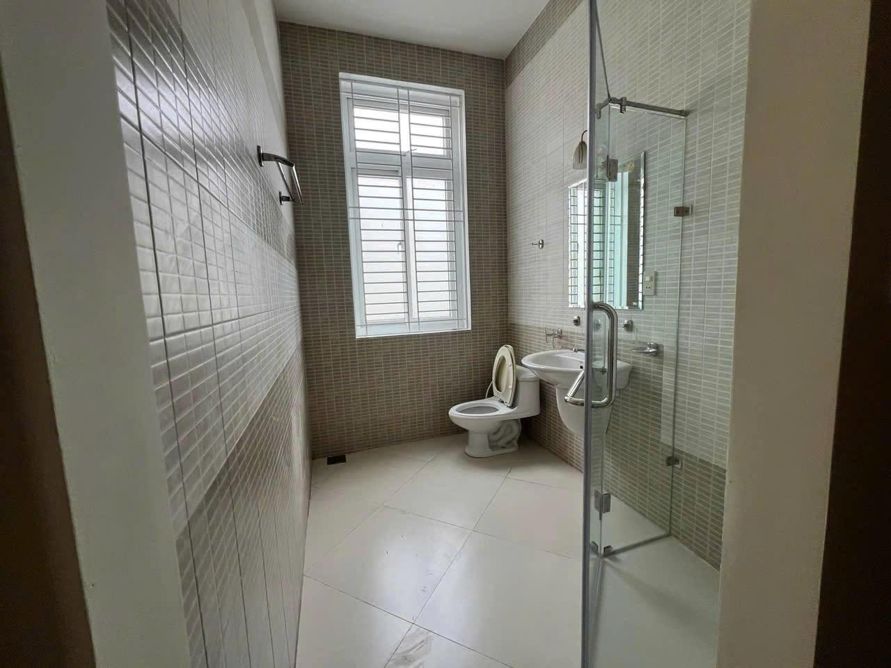 4-Bedroom Villa for Rent in Thao Dien 400sqm 4,000 USD/month