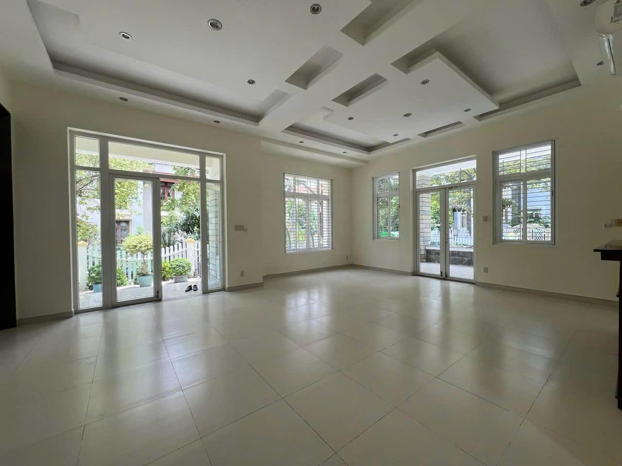4-Bedroom Villa for Rent in Thao Dien 400sqm 4,000 USD/month