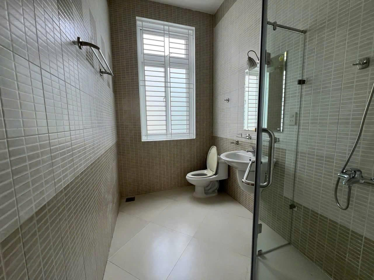 4-Bedroom Villa for Rent in Thao Dien 400sqm 4,000 USD/month