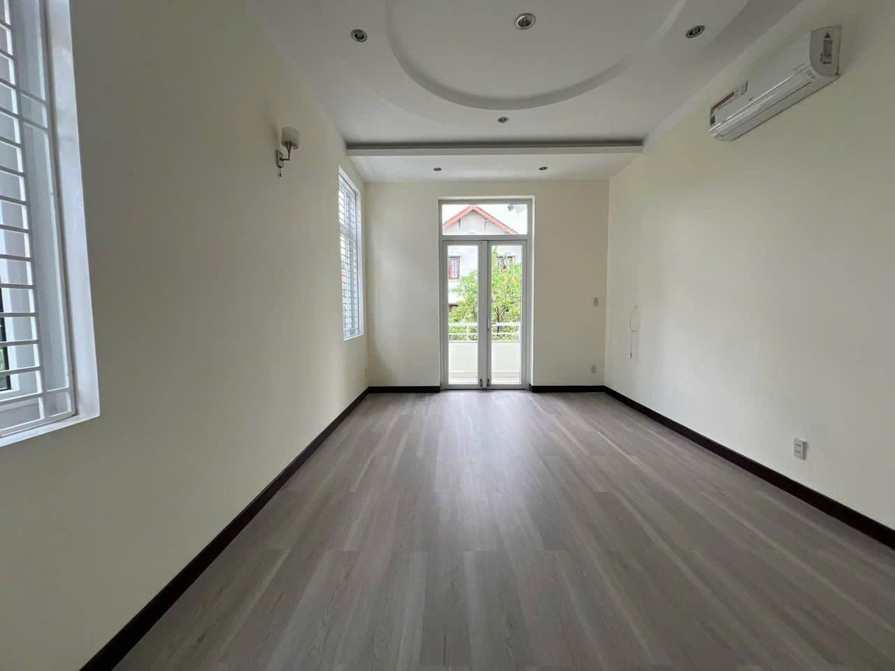 4-Bedroom Villa for Rent in Thao Dien 400sqm 4,000 USD/month