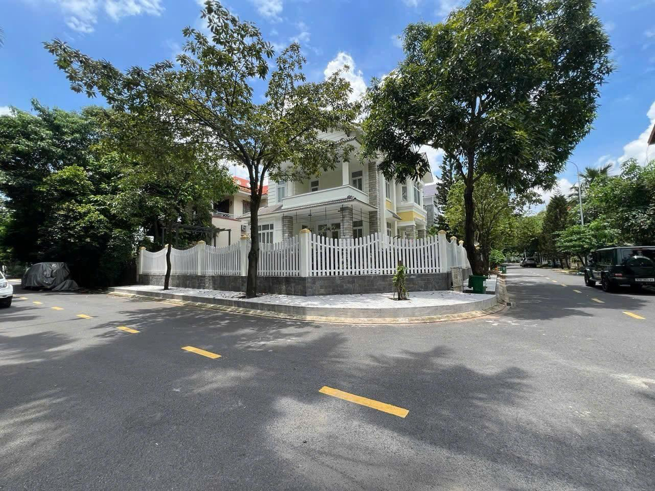 4-Bedroom Villa for Rent in Thao Dien 400sqm 4,000 USD/month