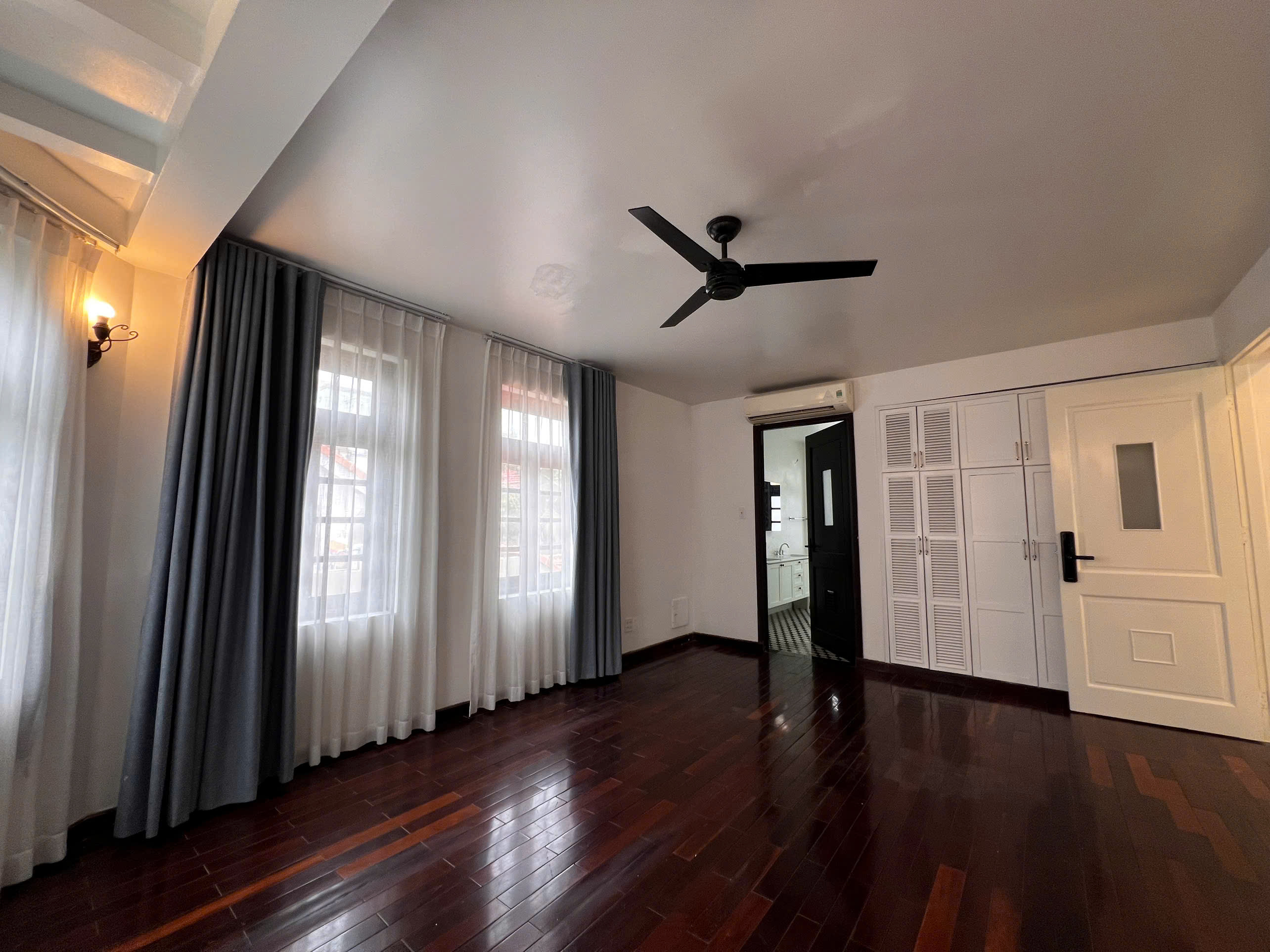 Villa for Rent on Duong 42 Thao Dien – 5BR 550sqm 4,800 USD/month