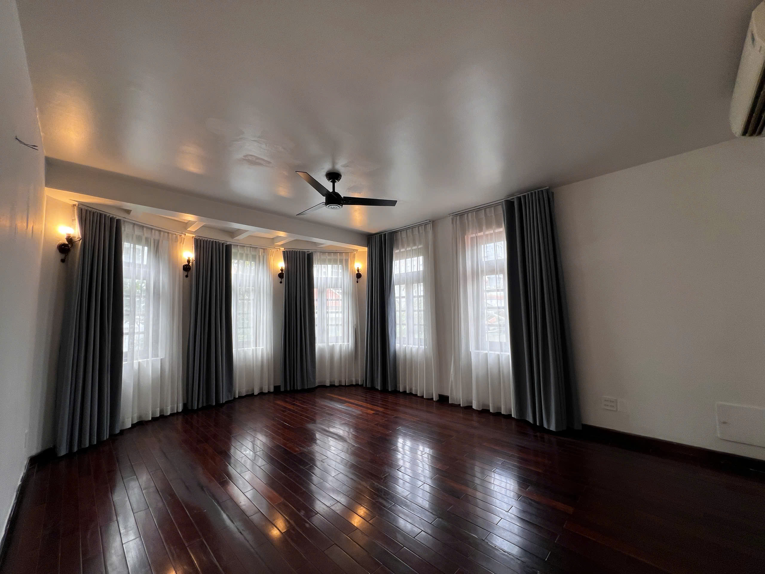 Villa for Rent on Duong 42 Thao Dien – 5BR 550sqm 4,800 USD/month