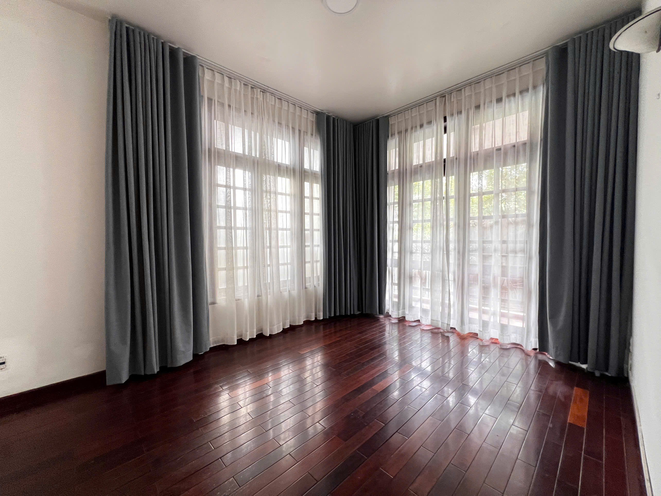Villa for Rent on Duong 42 Thao Dien – 5BR 550sqm 4,800 USD/month