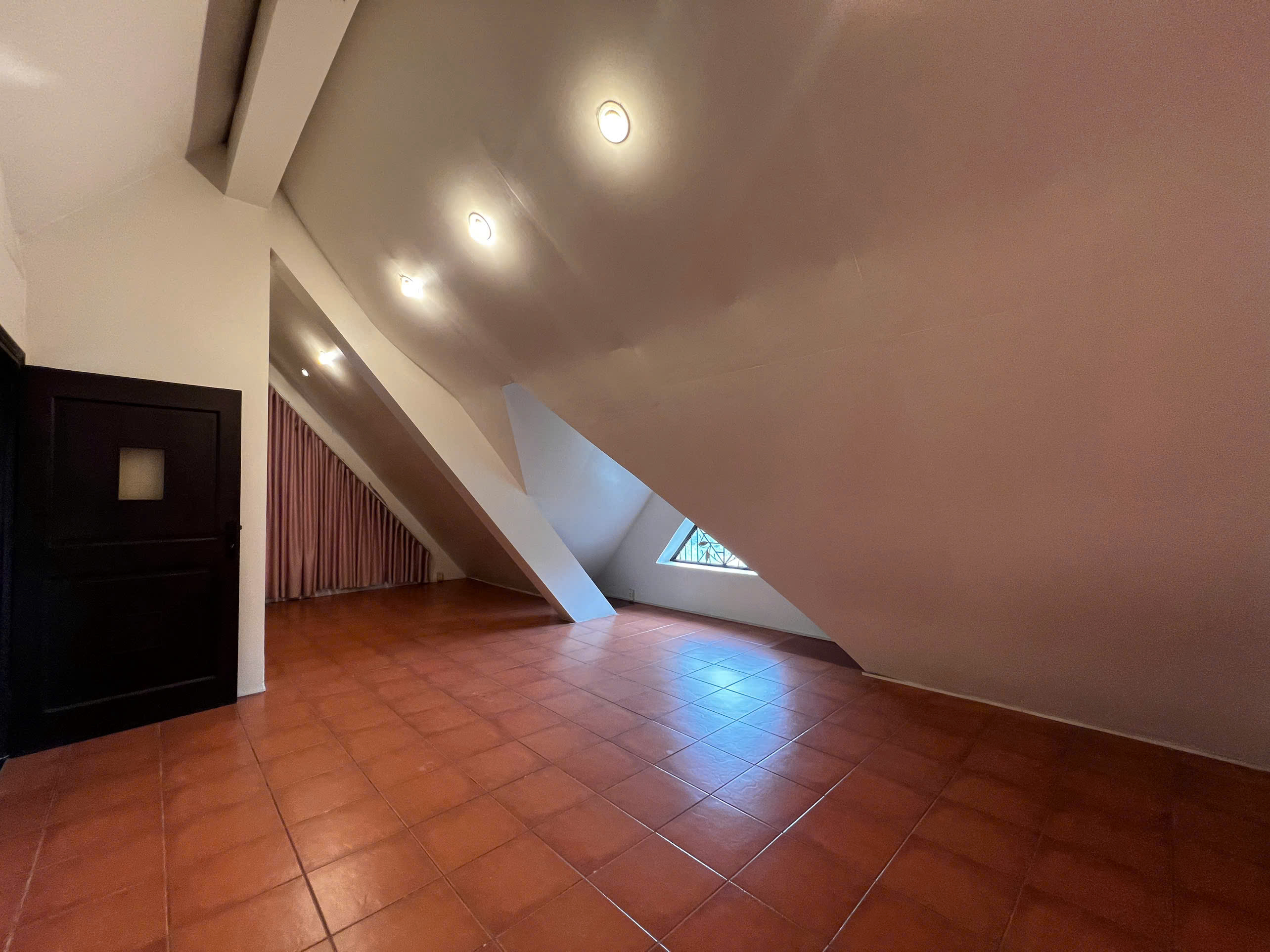 Villa for Rent on Duong 42 Thao Dien – 5BR 550sqm 4,800 USD/month