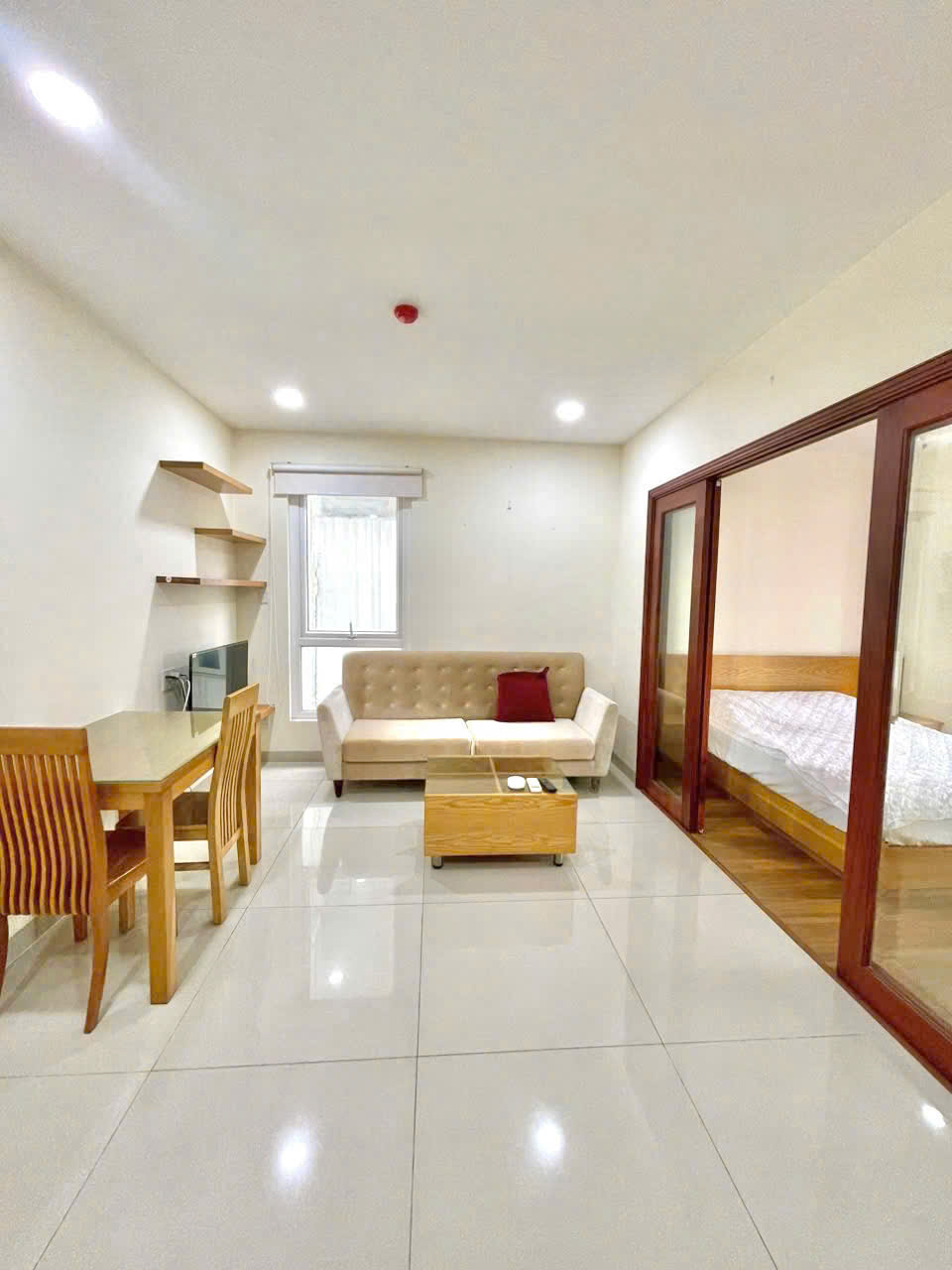 1-Bedroom Serviced Apartment for Rent in Binh Thanh 40sqm 570 USD/month