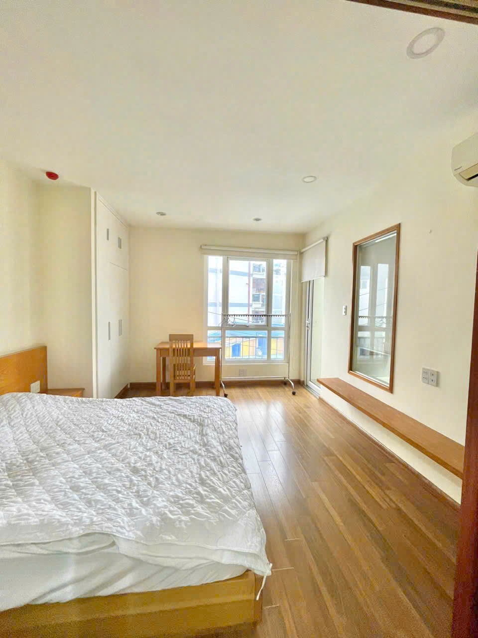 1-Bedroom Serviced Apartment for Rent in Binh Thanh 40sqm 570 USD/month