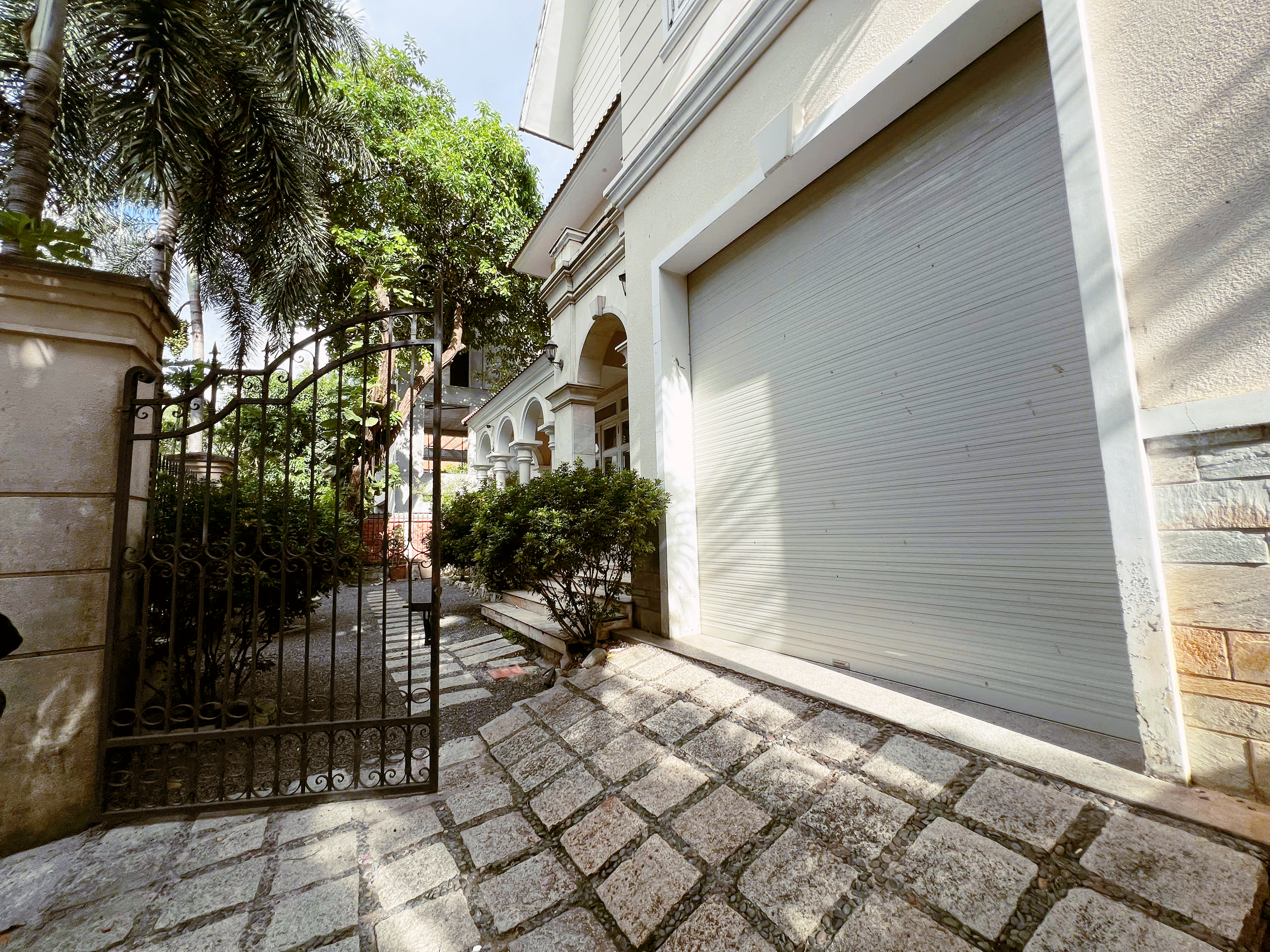 4-Bedroom Villa for Rent in Thao Dien 3500sqm 3,500 USD/month