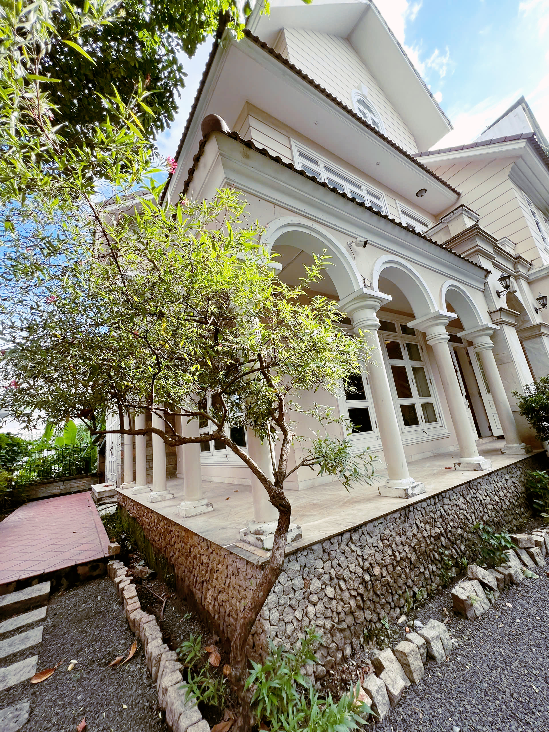 4-Bedroom Villa for Rent in Thao Dien 3500sqm 3,500 USD/month