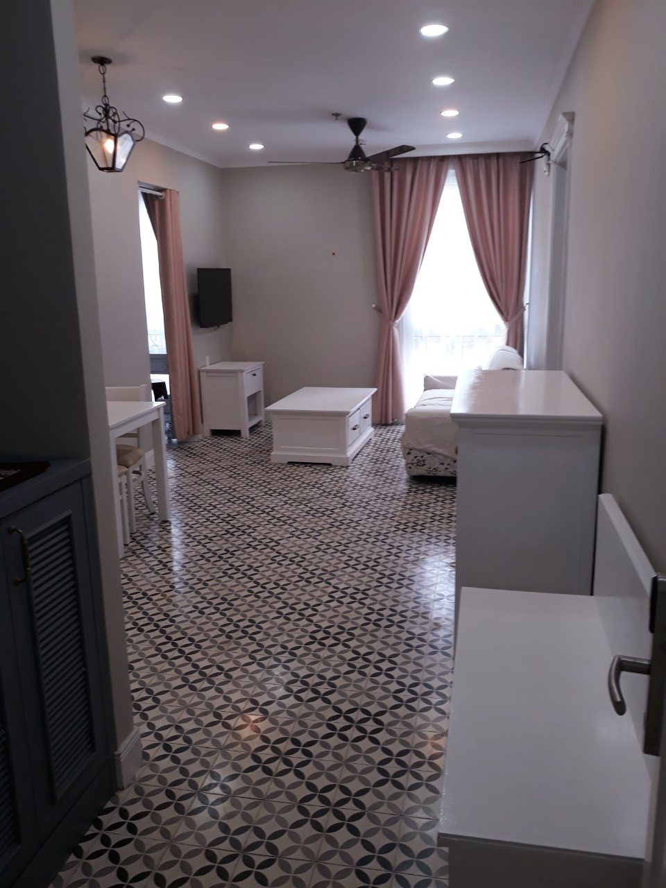 Small Building Serviced Apartment with Pool in Thao Dien, District 2 — $850/month 80sqm 850 USD/month