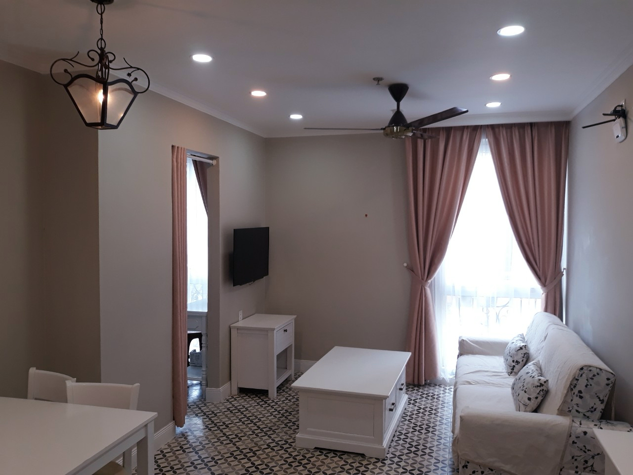 Small Building Serviced Apartment with Pool in Thao Dien, District 2 — $850/month 80sqm 850 USD/month