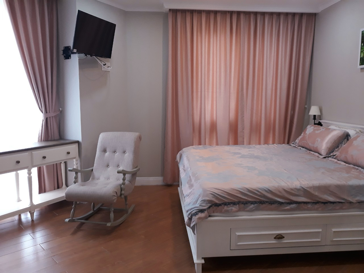 Small Building Serviced Apartment with Pool in Thao Dien, District 2 — $850/month 80sqm 850 USD/month