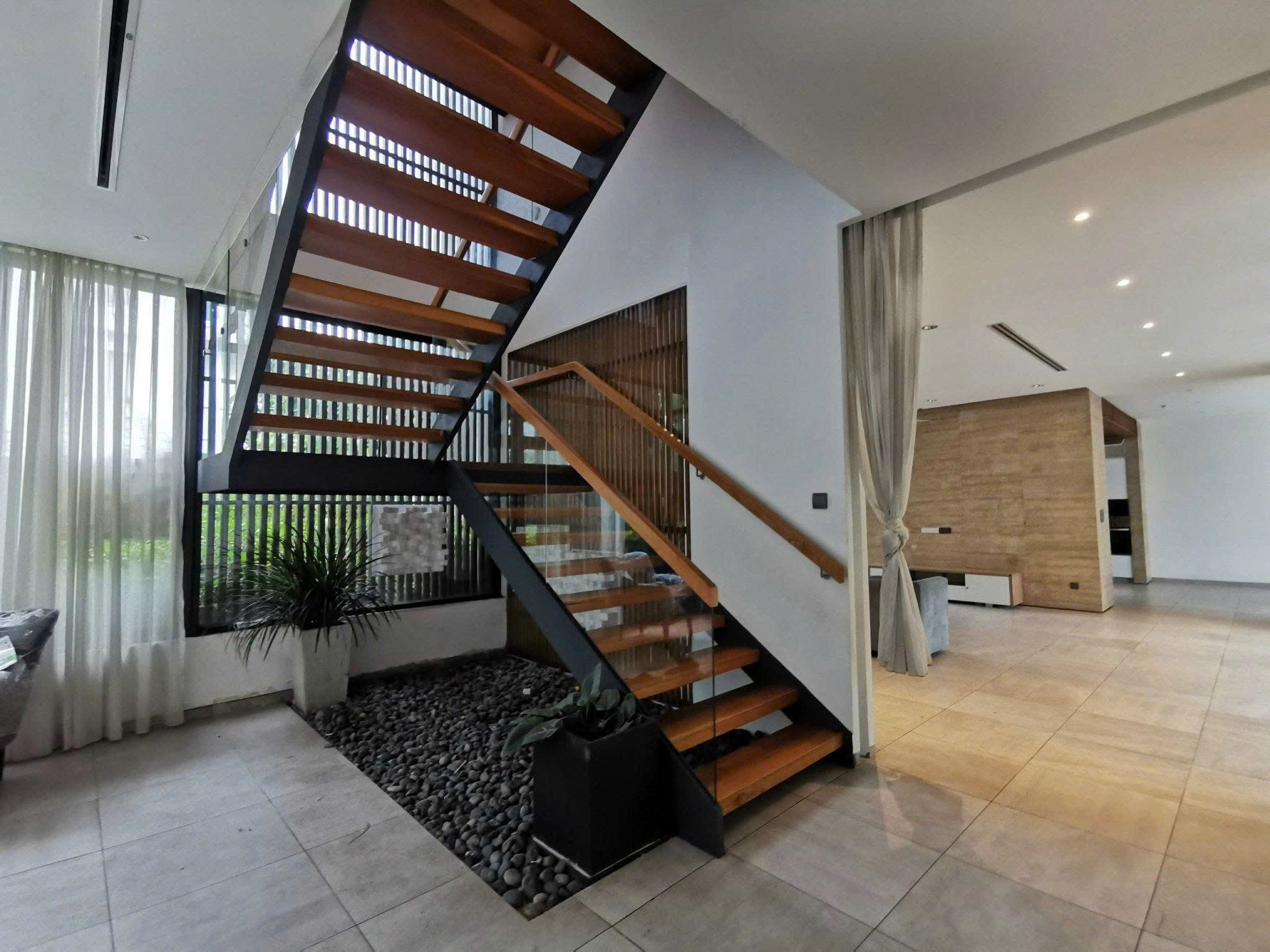 Super Luxury Villa for Rent in Thao Dien, District 2 — $7,550/month 550sqm 7,500 USD/month