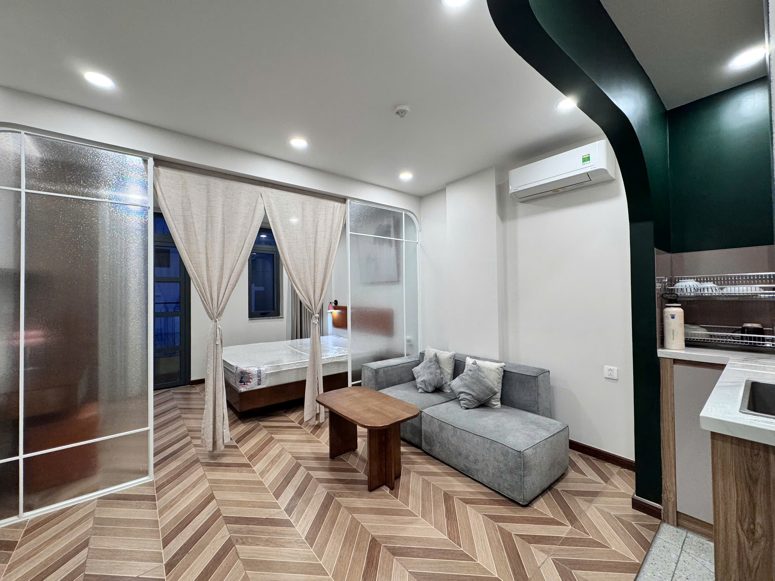 Studio Apartment for Rent Dien Bien Phu, Binh Thanh, $550/month 30sqm 550 USD/month