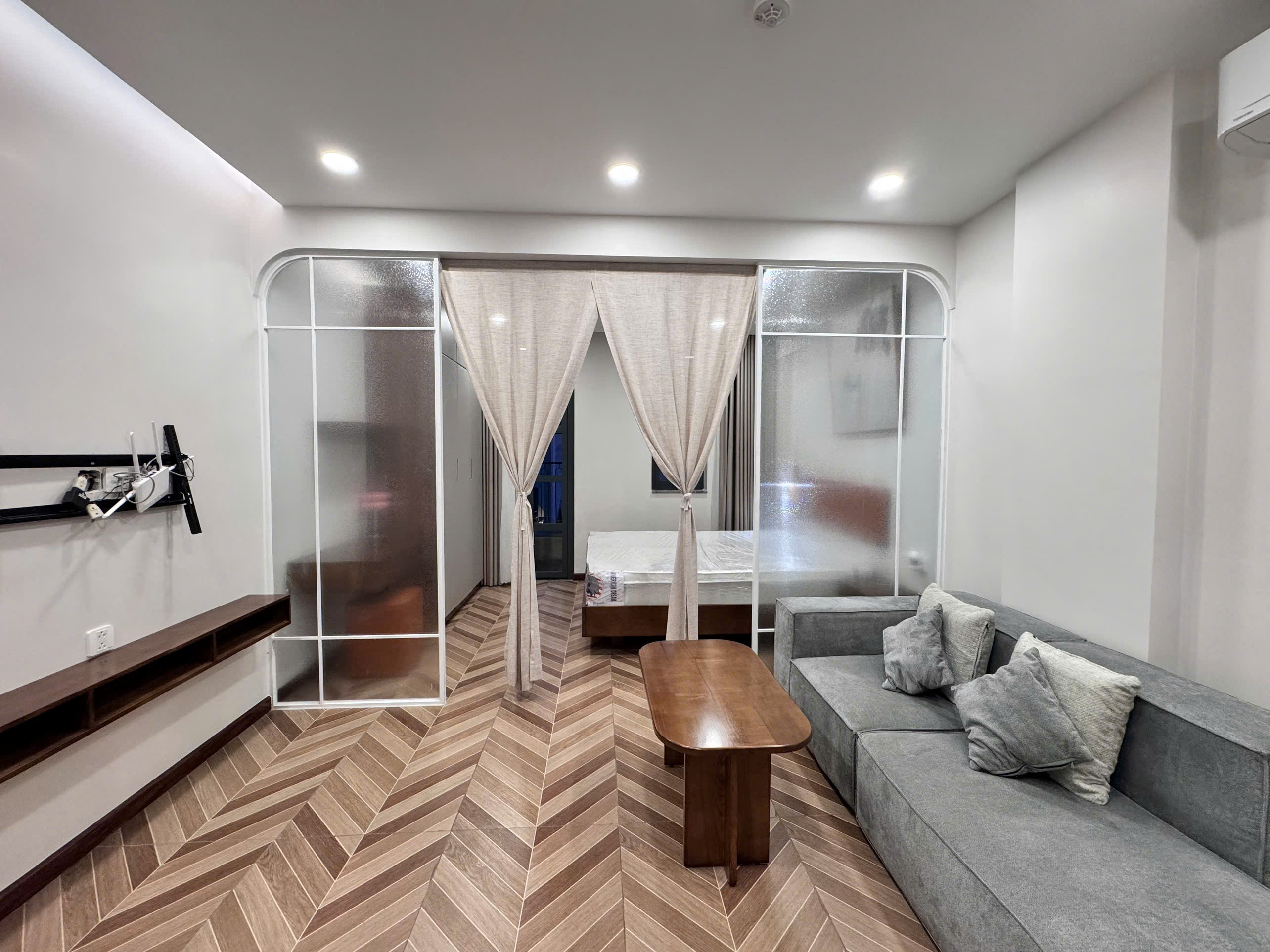 Studio Apartment for Rent Dien Bien Phu, Binh Thanh, $550/month 30sqm 550 USD/month