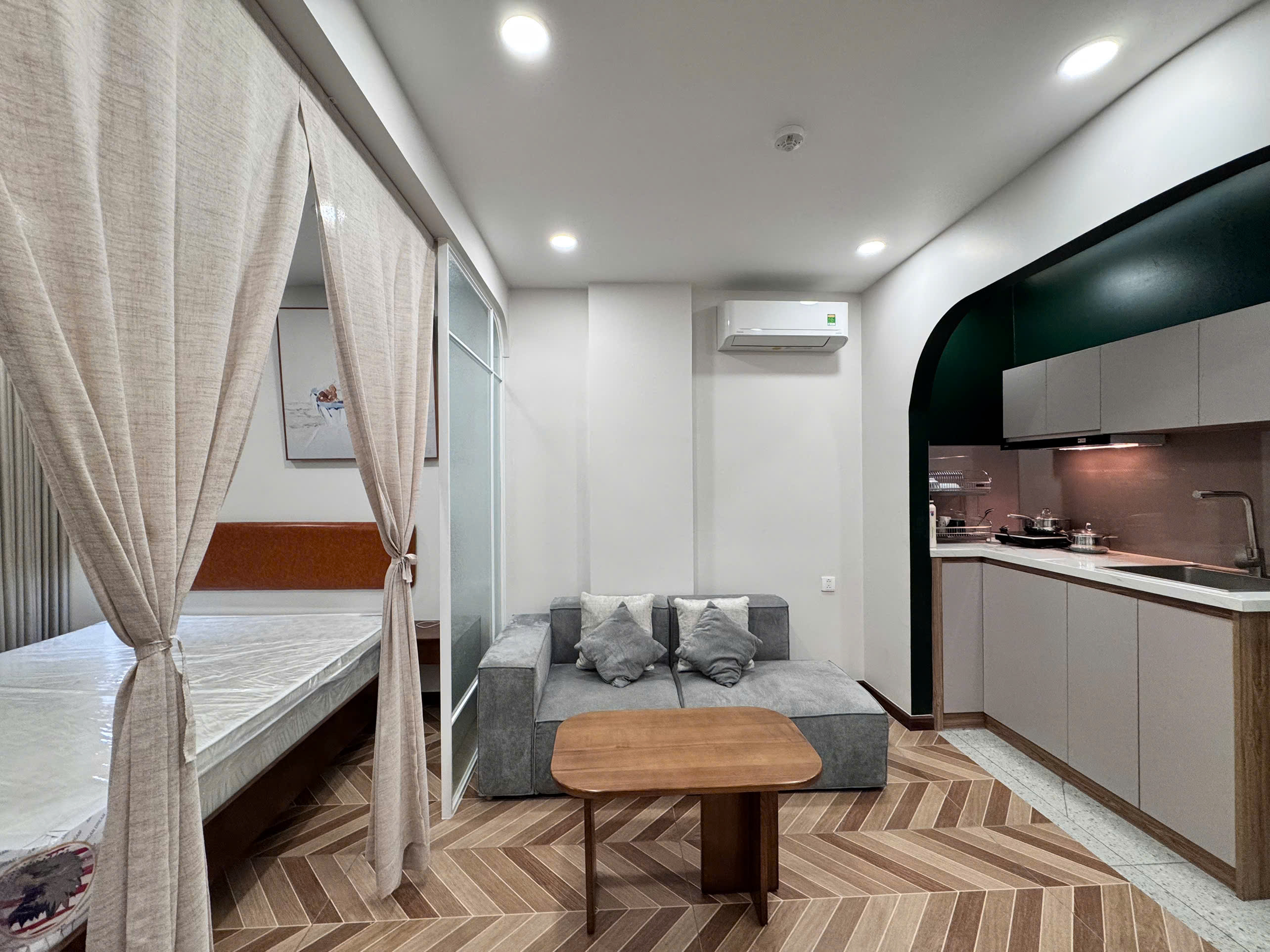 Studio Apartment for Rent Dien Bien Phu, Binh Thanh, $550/month 30sqm 550 USD/month
