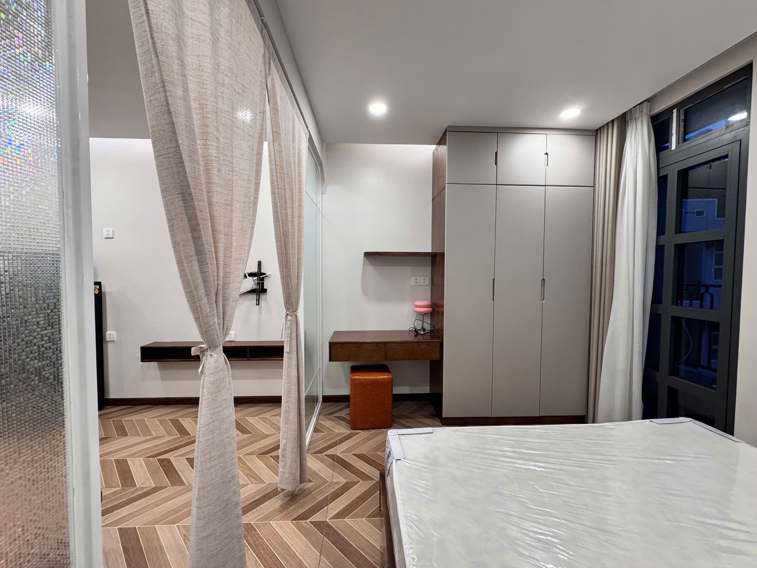 Studio Apartment for Rent Dien Bien Phu, Binh Thanh, $550/month 30sqm 550 USD/month