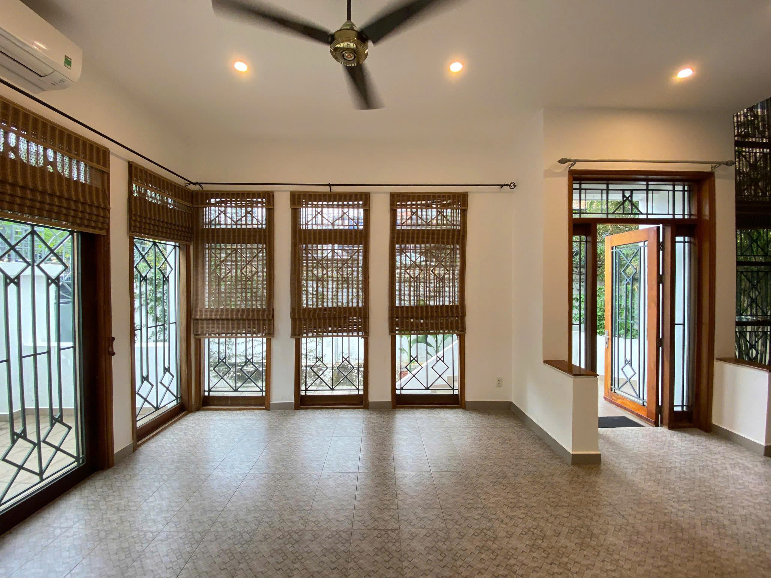 Villa for Rent in An Phu, District 2 - $3,500/month 450sqm 3,500 USD/month