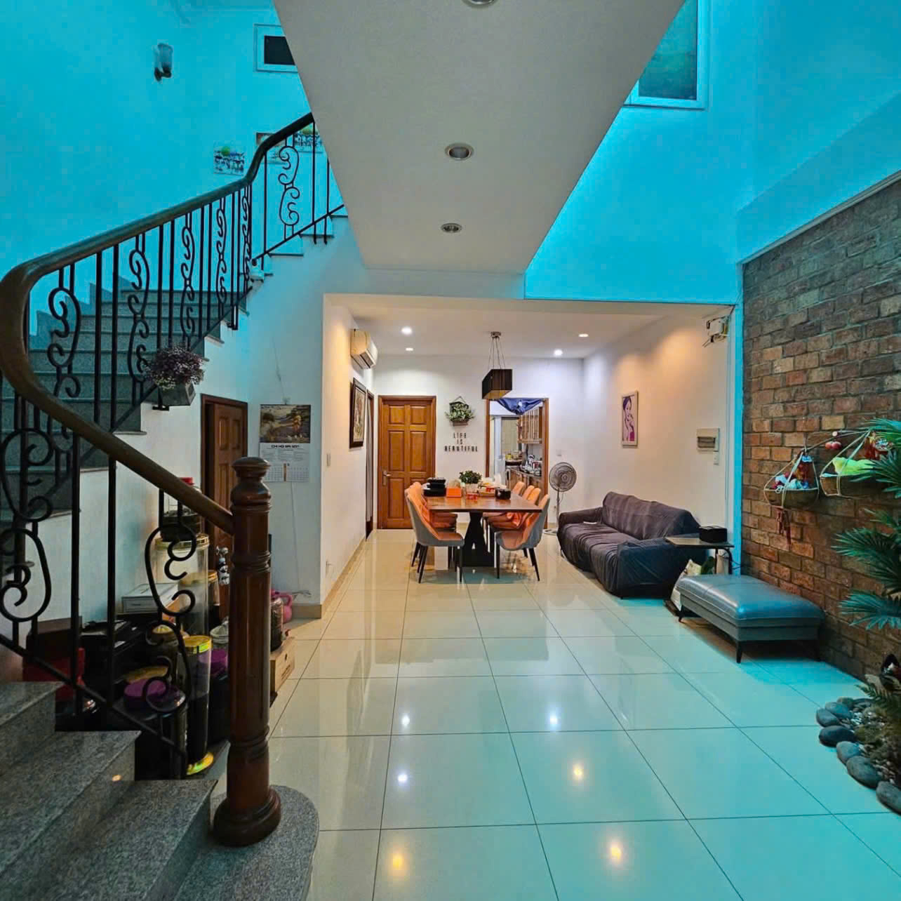 3-Bedroom House for Rent in An Phu, District 2 — $1,400/month 200sqm 1,400 USD/month