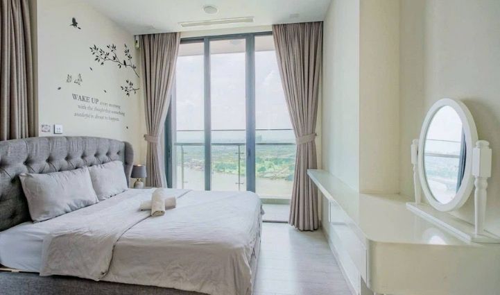3-Bedroom Luxury Apartment Vinhomes Golden River, District 1 — $1,819/month 118sqm 1,819 USD/month
