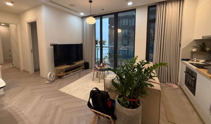 2-Bedroom Apartment Vinhomes Golden River, District 1, $1,325/month 70sqm 1,325 USD/month