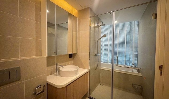 3-Bedroom Luxury Apartment Vinhomes Golden River, $2,462/month 118sqm 2,462 USD/month