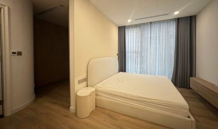 3-Bedroom Luxury Apartment Vinhomes Golden River, $2,462/month 118sqm 2,462 USD/month