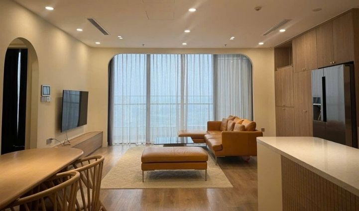 3-Bedroom Luxury Apartment Vinhomes Golden River, $2,462/month 118sqm 2,462 /month