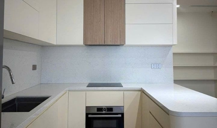 3-Bedroom Luxury Apartment Vinhomes Golden River, $2,462/month 118sqm 2,462 USD/month