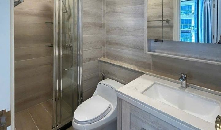 2-Bedroom Apartment Vinhomes Golden River, District 1 78sqm 1,250 USD/month