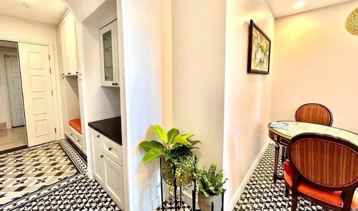 2BR Luxury Apartment Vinhomes Golden River, District 1 - $1,288/month 74sqm 1,288 USD/month