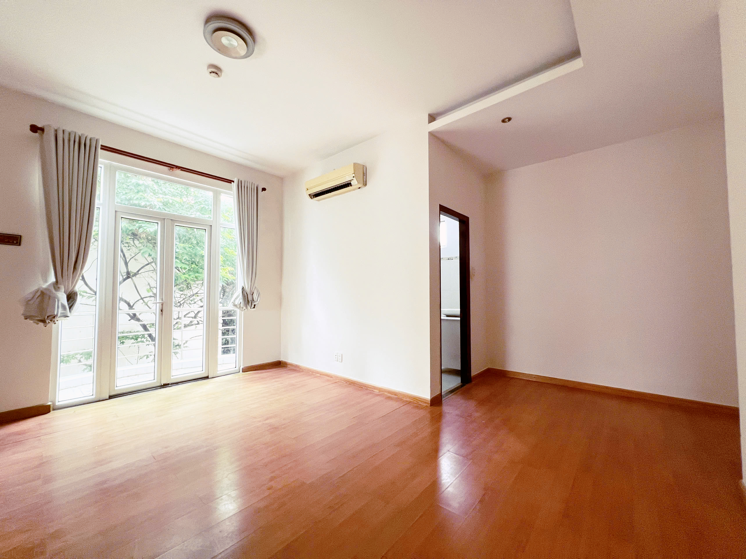 6-Bedroom Villa for Rent Thao Dien, Pool & Garden $3,500/month 368sqm 3,500 USD/month