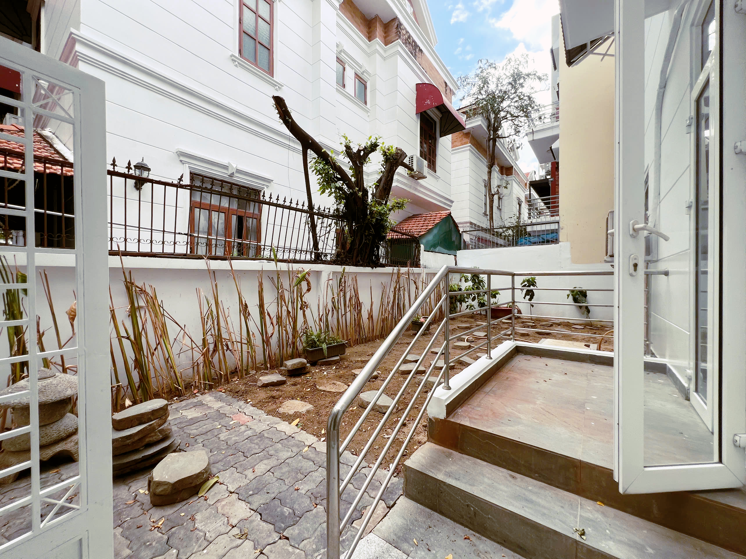 6-Bedroom Villa for Rent Thao Dien, Pool & Garden $3,500/month 368sqm 3,500 USD/month